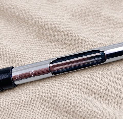 Close-up of the squeeze converter inside a Wing Sung 500 fountain pen
